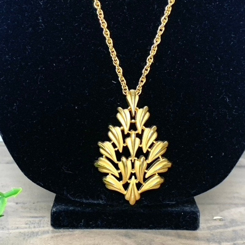 Vintage Trifari Signed Goldtone Leaf Tree Pendant Necklace Retro Fall Statement