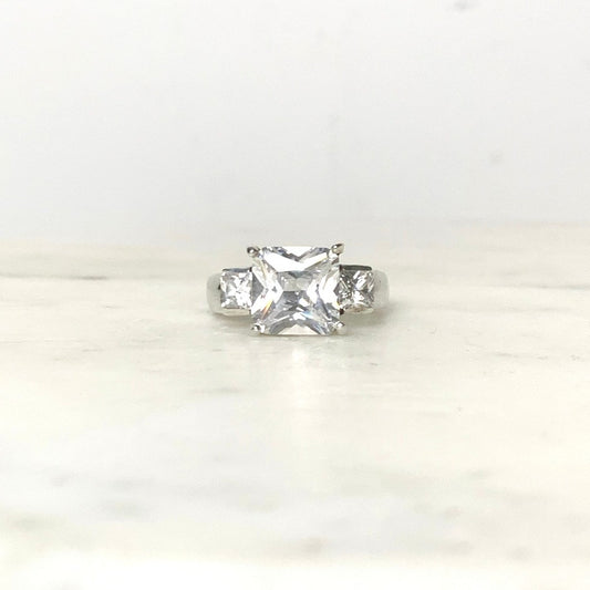 Vintage Sterling Silver Ring with Cubic Zirconia Size 7.25 Princess Cut - 925