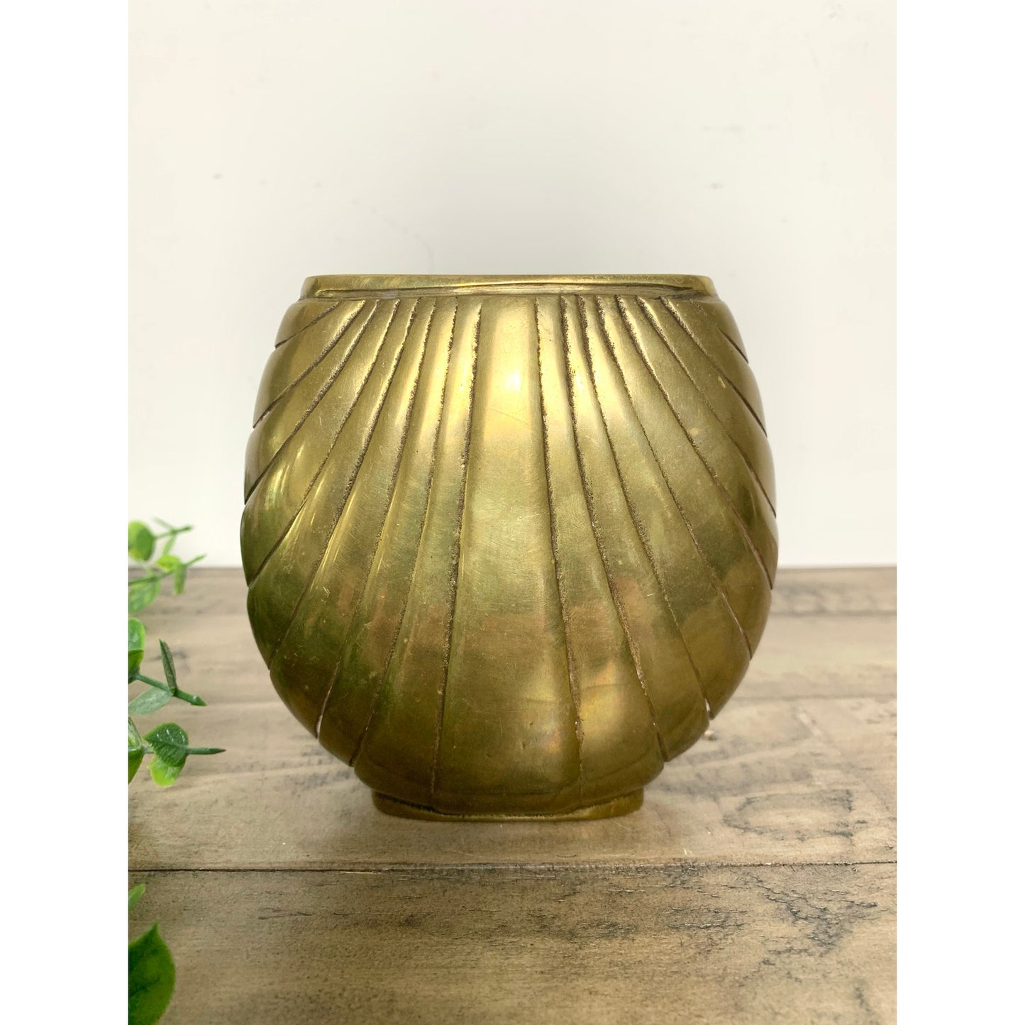 Vintage 1980 Dolbi Cashier Brass Shell Vase Art Deco Coastal Nautical Old Money