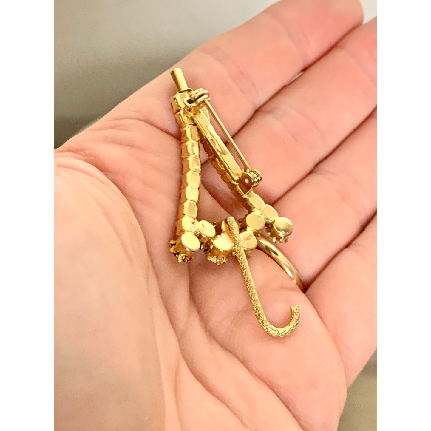 Vintage Green Rhinestone Umbrella Brooch Gold Tone Costume Jewelry Pin Sparkling Emerald Green