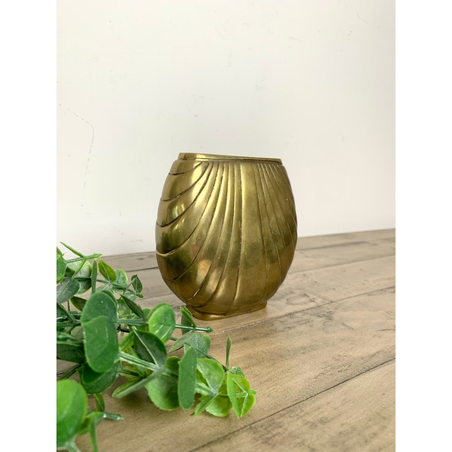 Vintage 1980 Dolbi Cashier Brass Shell Vase Art Deco Coastal Nautical Old Money