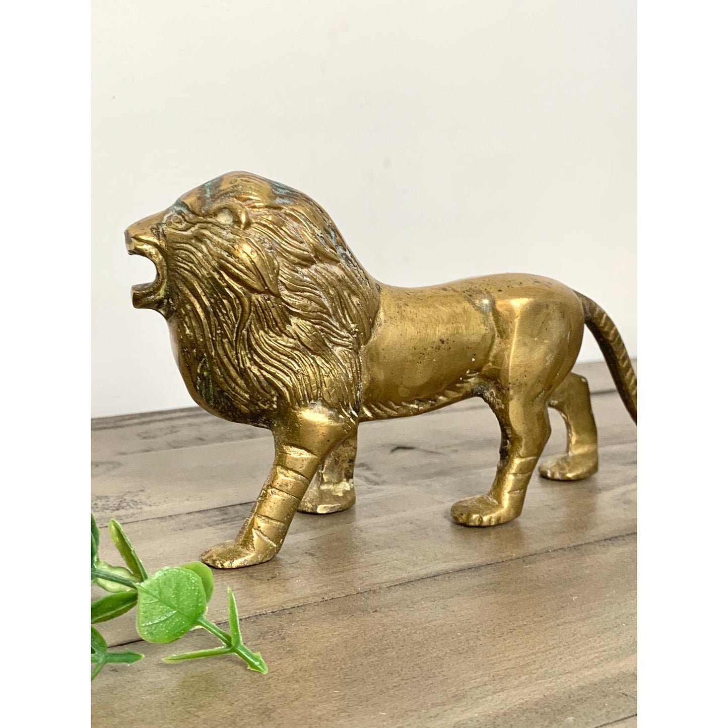 Vintage Solid Brass Lion Figurine Paperweight Regal Animal Sculpture Old Money