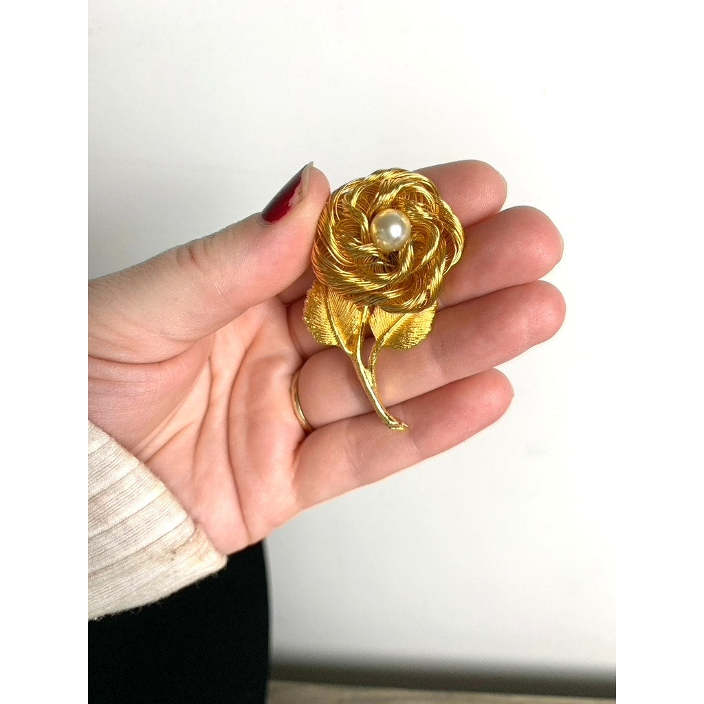 Vintage Goldtone Spun Wire Flower Brooch Faux Pearl Center Retro Statement Pin
