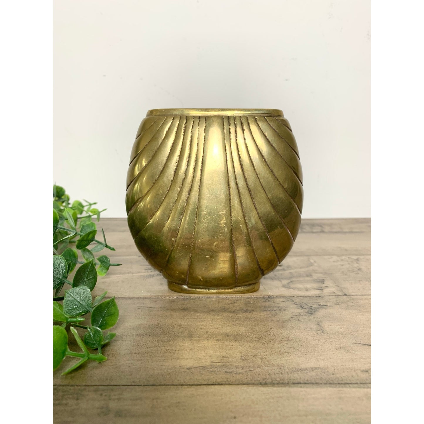 Vintage 1980 Dolbi Cashier Brass Shell Vase Art Deco Coastal Nautical Old Money