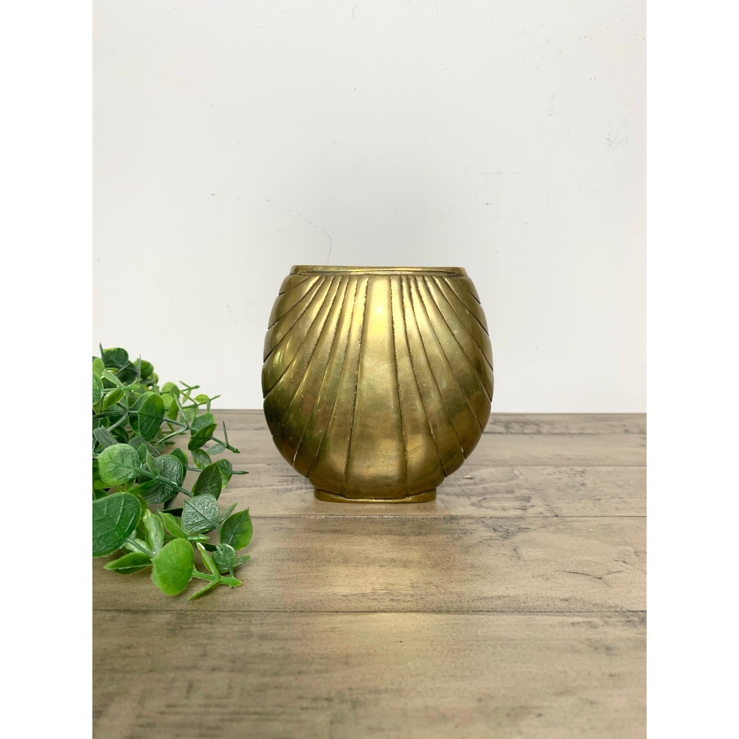 Vintage 1980 Dolbi Cashier Brass Shell Vase Art Deco Coastal Nautical Old Money