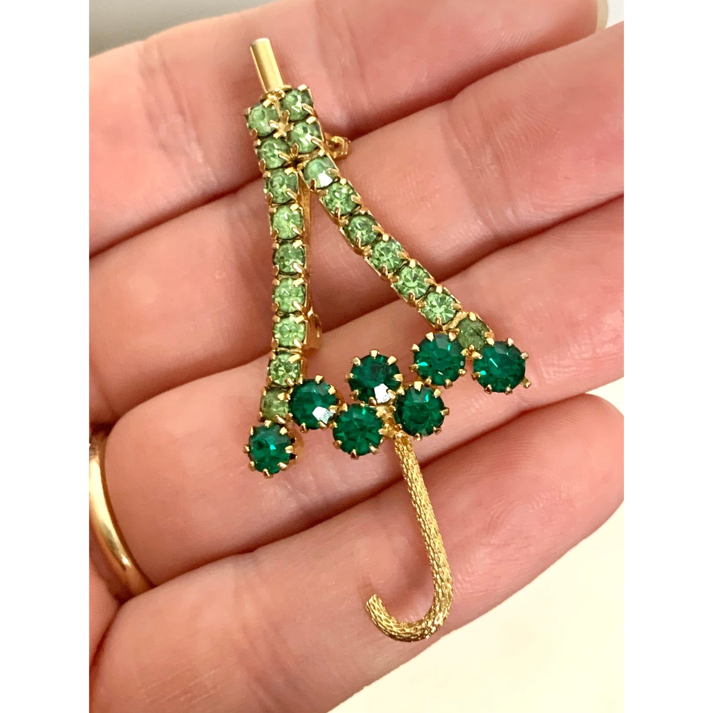 Vintage Green Rhinestone Umbrella Brooch Gold Tone Costume Jewelry Pin Sparkling Emerald Green