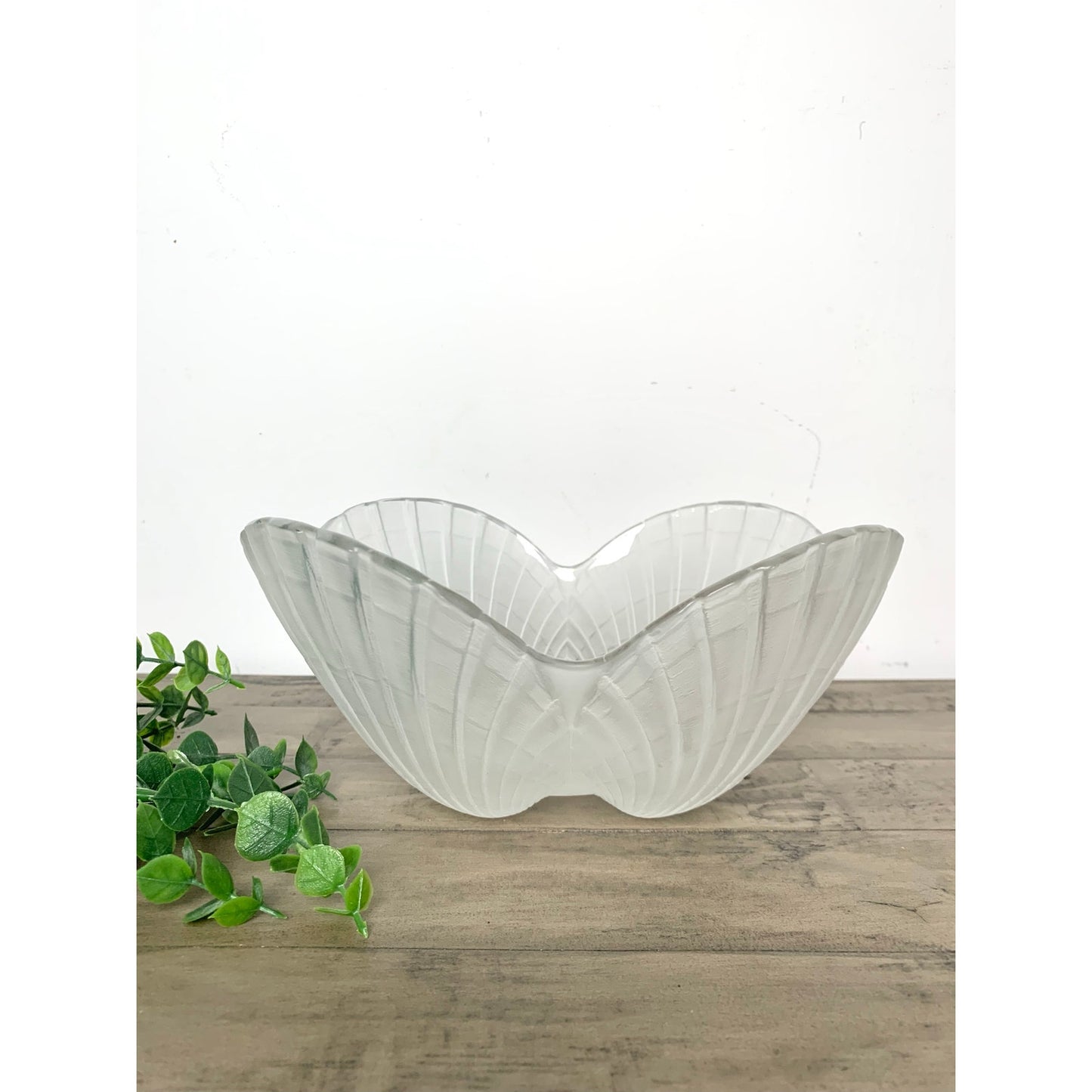 Vintage Mikasa Frosted Crystal Glass Clamshell Coastal Serving Salad Bowl