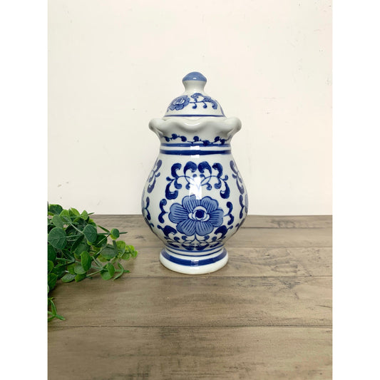 Vintage Blue and White Porcelain Ginger Jar with Lid Chinoiserie Ceramic Cottage