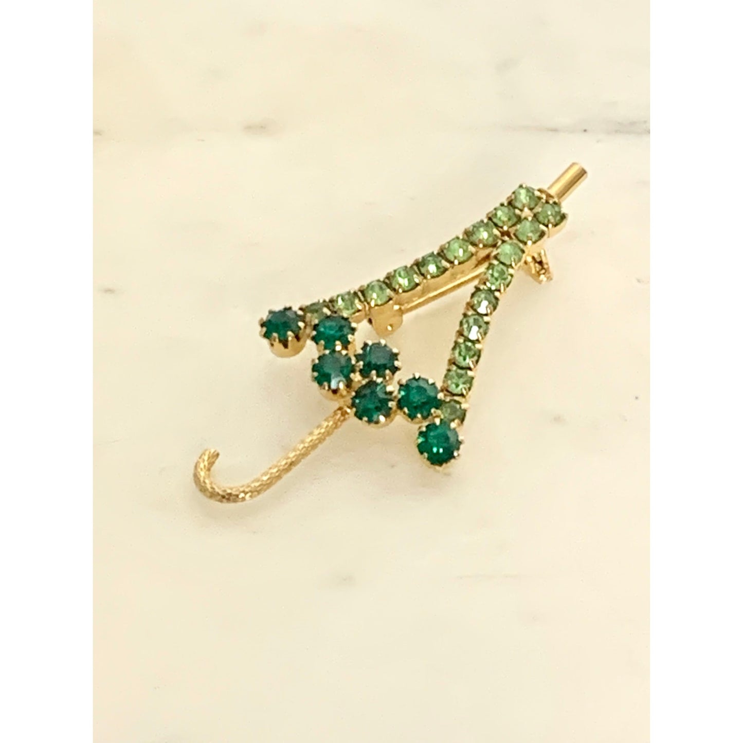 Vintage Green Rhinestone Umbrella Brooch Gold Tone Costume Jewelry Pin Sparkling Emerald Green