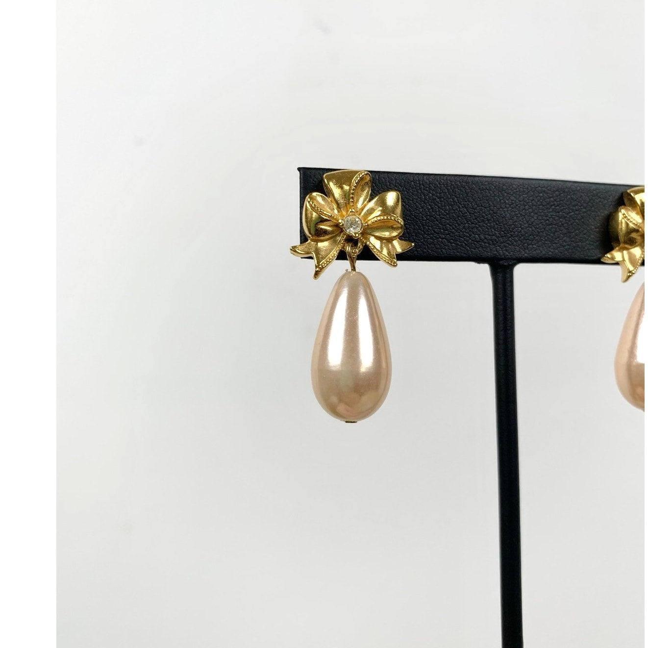 Vintage Avon Pink Gold Faux Pearl Drop Earrings Bow Rhinestone Post Back Romantic