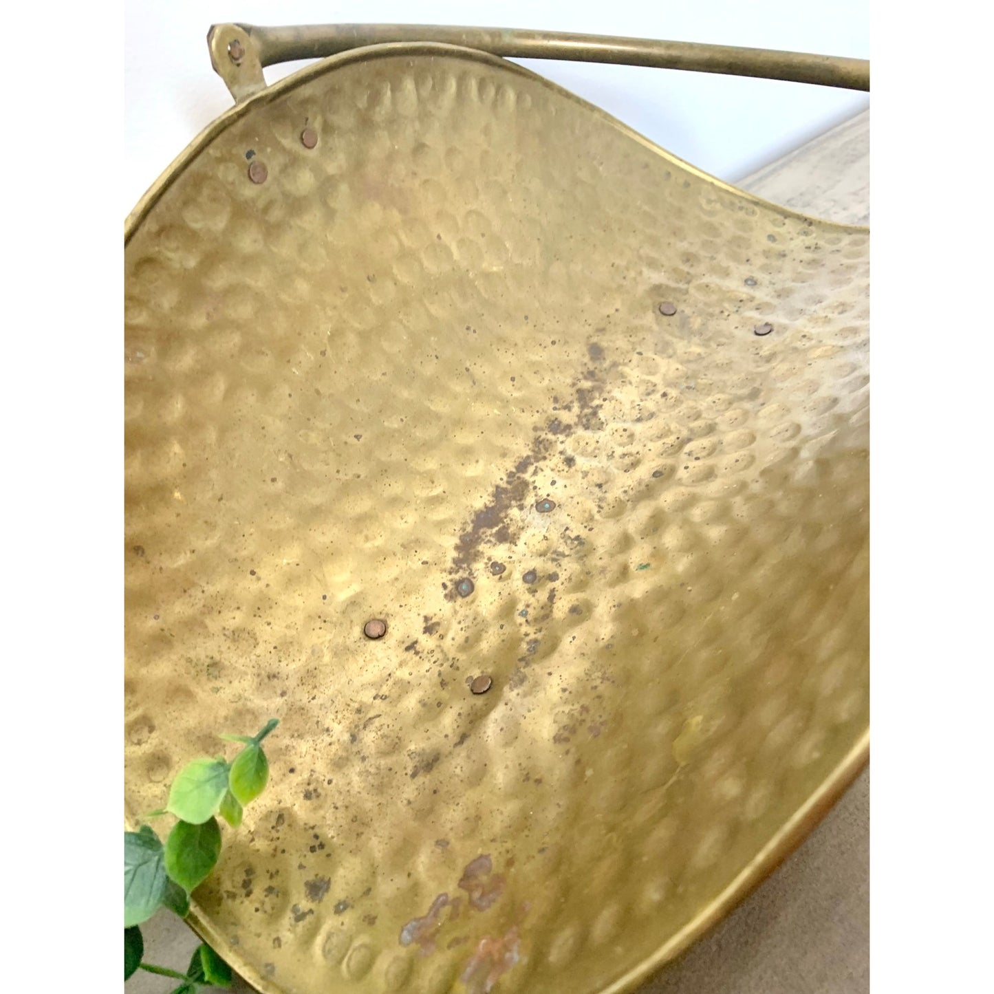 Vintage Hammered Brass Magazine Rack Log Holder with Paw Feet Hollywood Regency