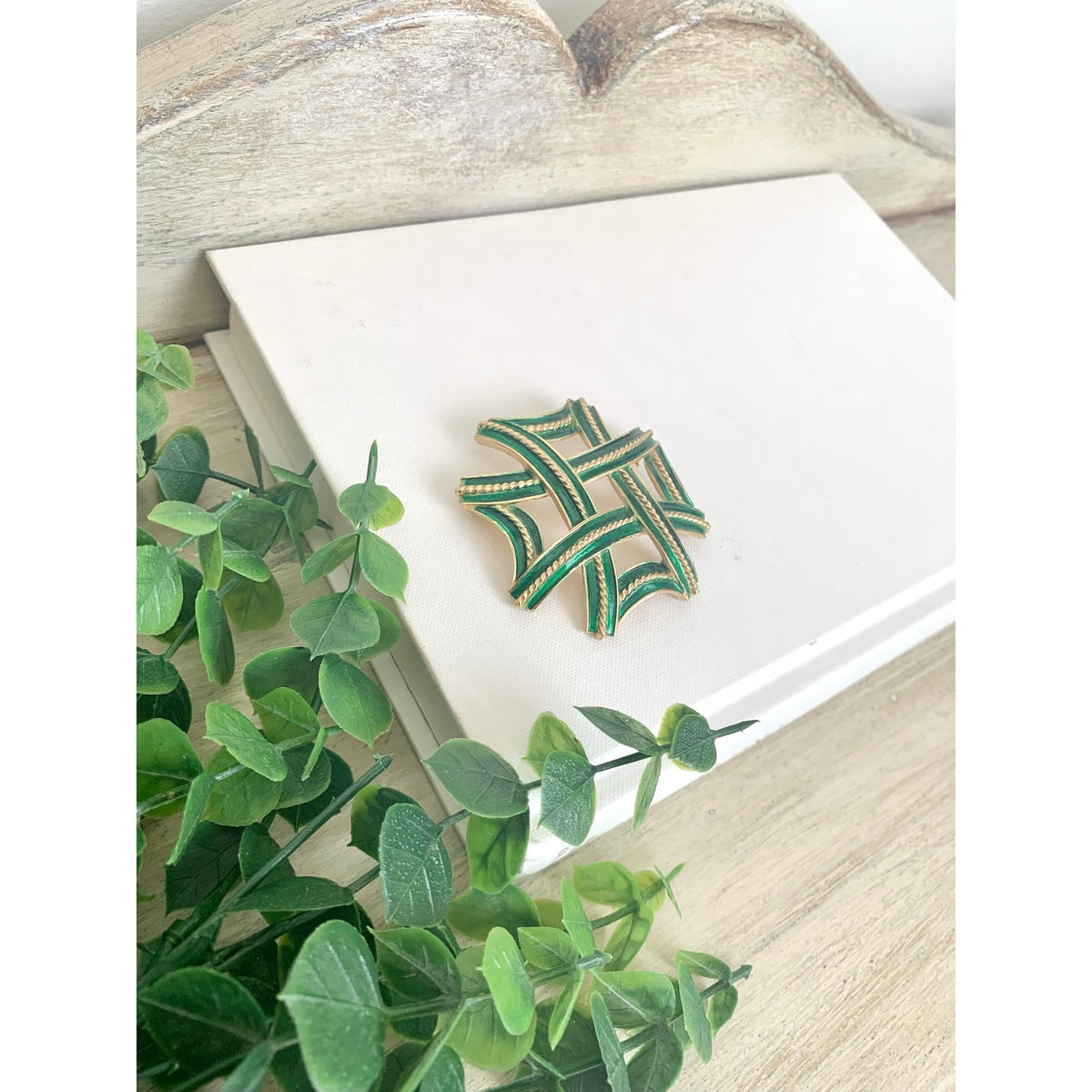 Vintage Trifari Green Enamel Brooch Goldtone Rope Twist Geometric Statement Pin