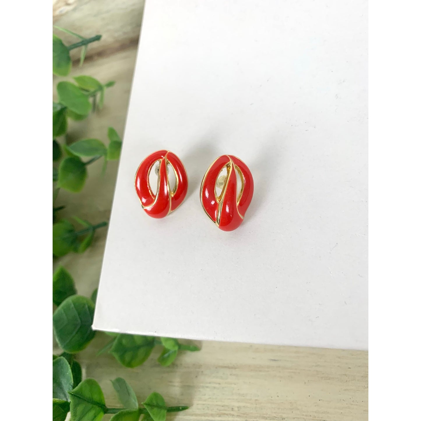 Vintage Avon Earrings Post Back Goldtone Red Enamel Classic Retro Chic Jewelry