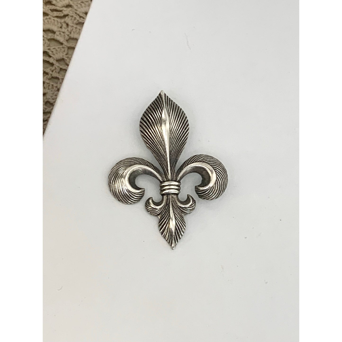 Vintage Fleur de Lis Brooch Pin Silver Tone Heraldic Textured French Style Accessory