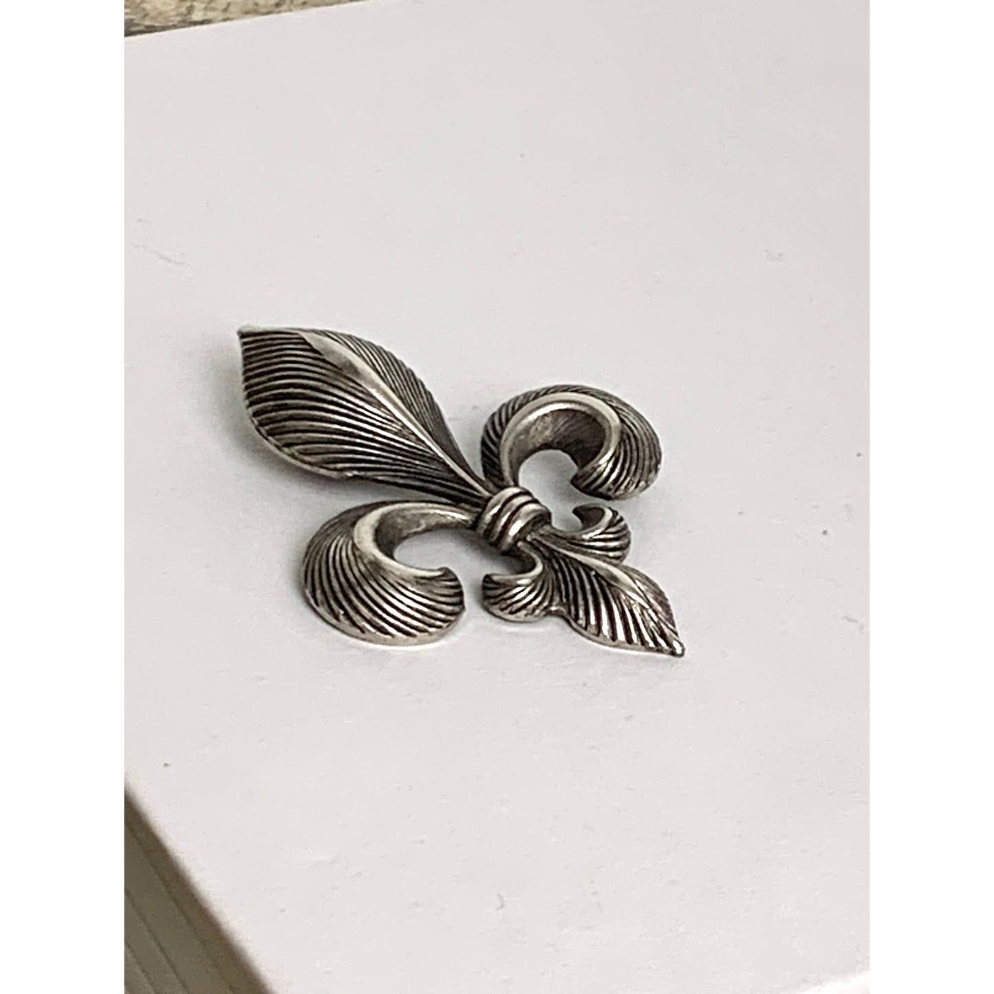 Vintage Fleur de Lis Brooch Pin Silver Tone Heraldic Textured French Style Accessory