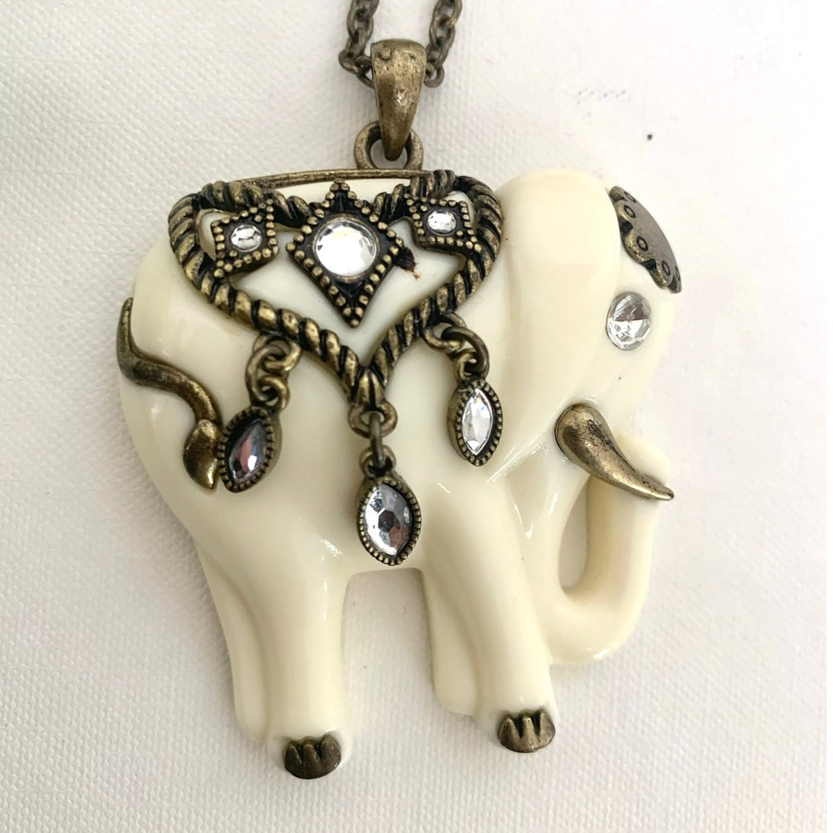 Vintage Avon Elephant Pendant Necklace Cream Resin Rhinestone Saddle Boho