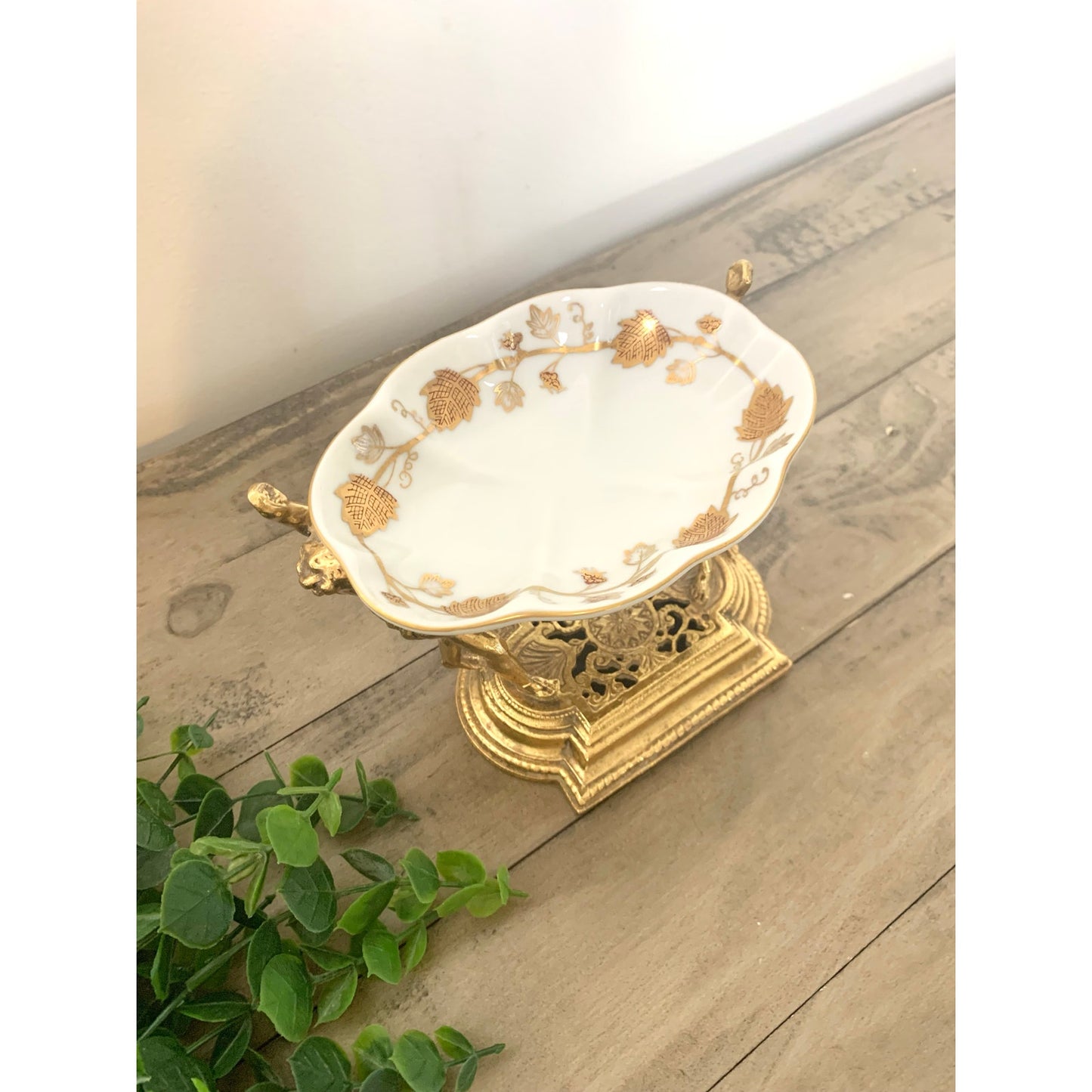 Vintage Gilded Ormolu Cherub Soap Dish Pedestal Catchall Bowl Hollywood Regency