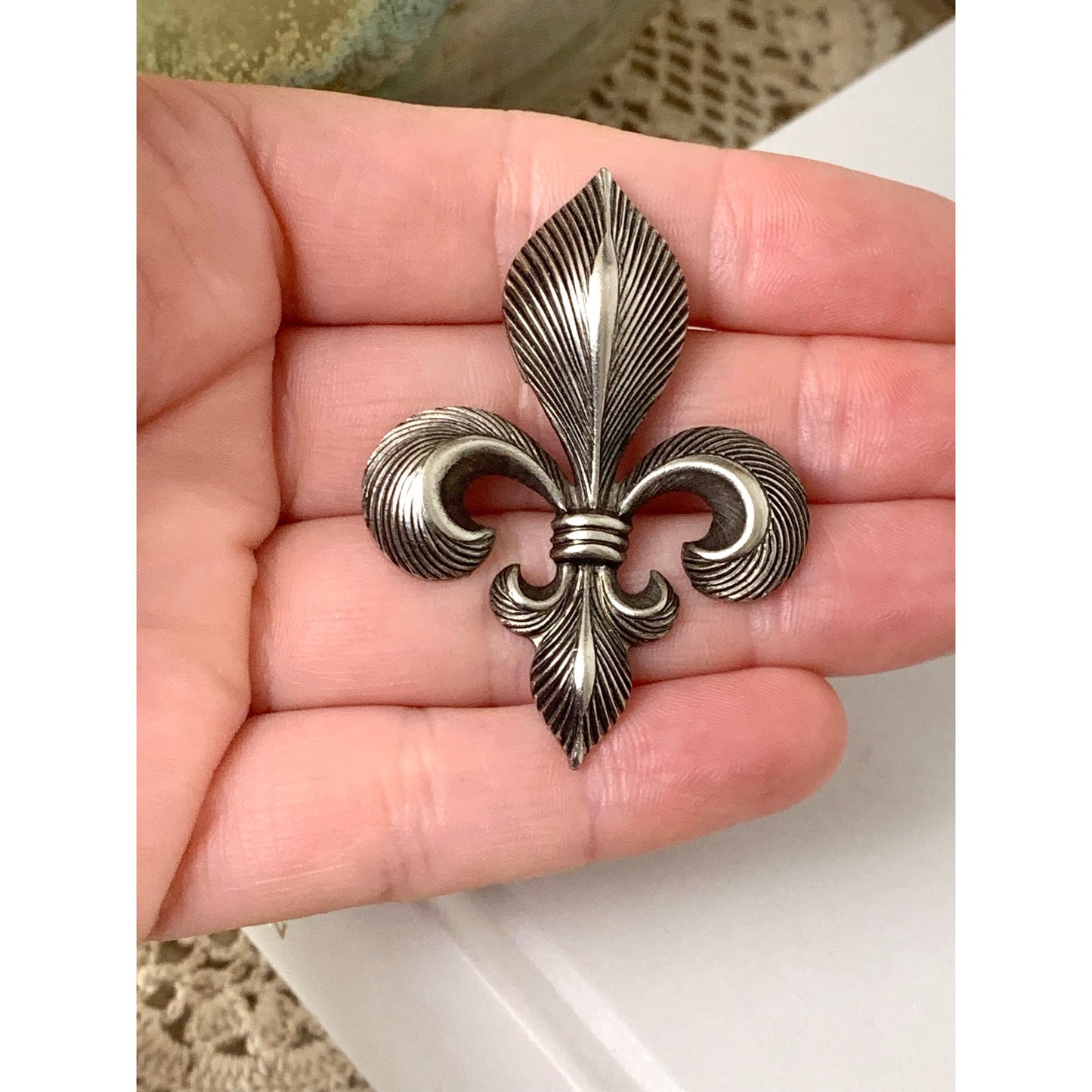 Vintage Fleur de Lis Brooch Pin Silver Tone Heraldic Textured French Style Accessory