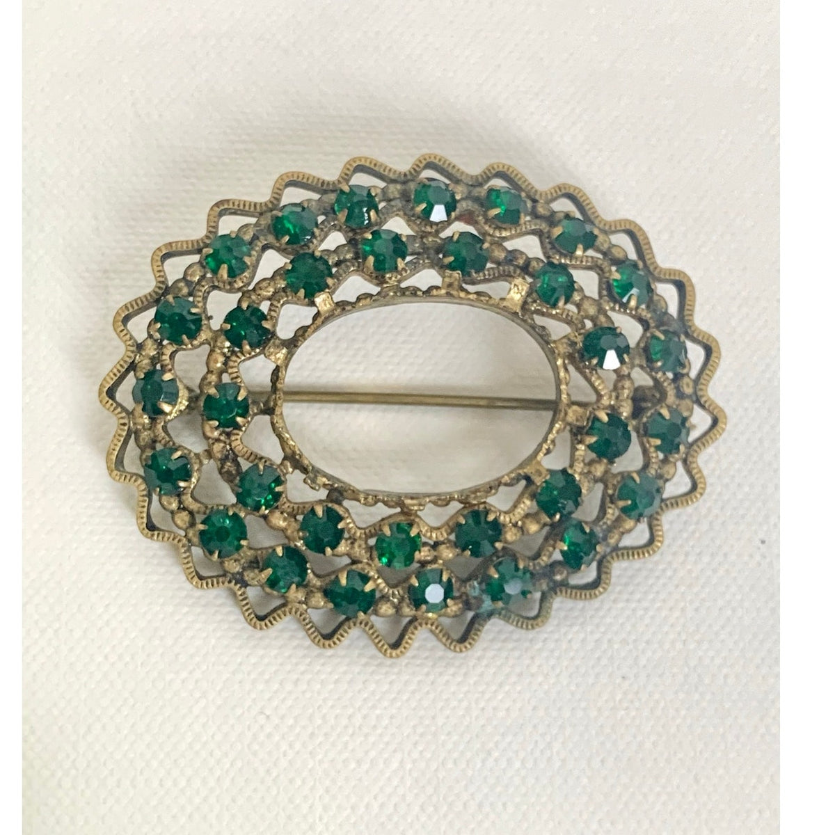 Vintage Emerald Green Rhinestone Brooch Brass Filigree Openwork Pin Cocktail Glam
