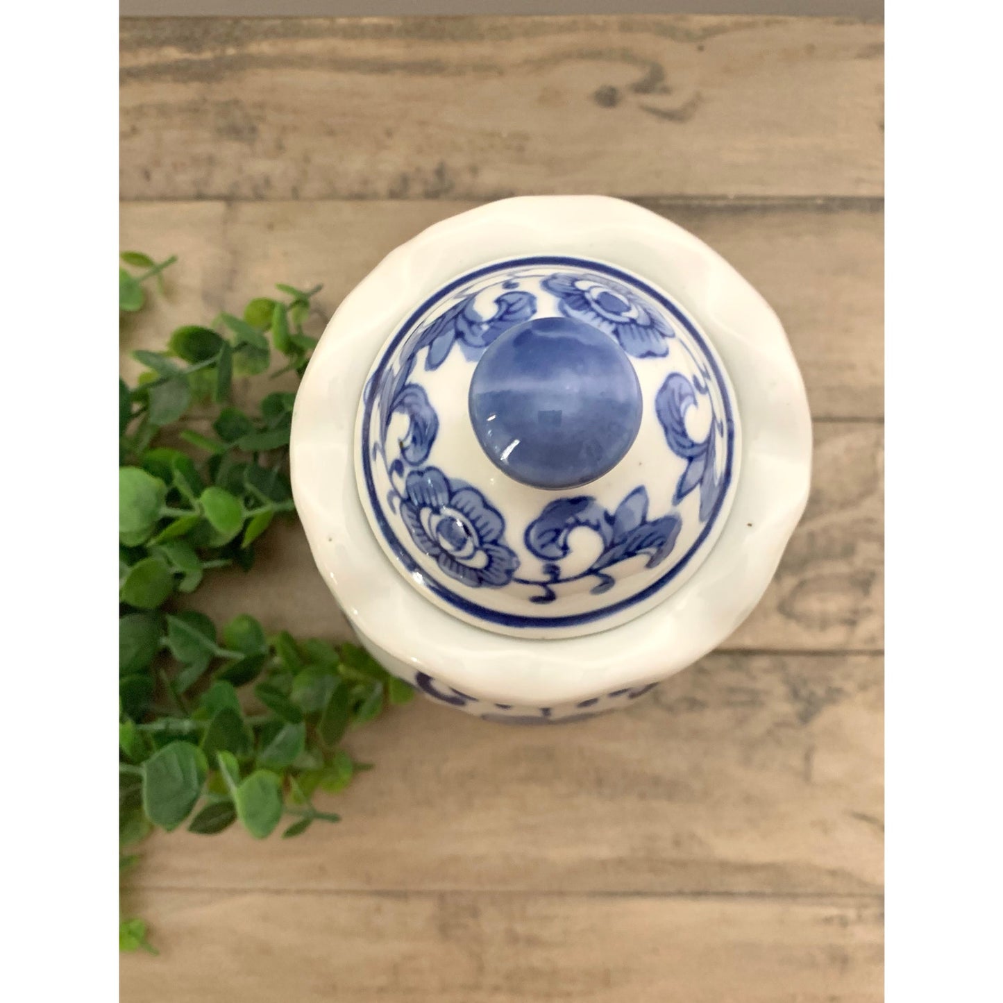 Vintage Blue and White Porcelain Ginger Jar with Lid Chinoiserie Ceramic Cottage