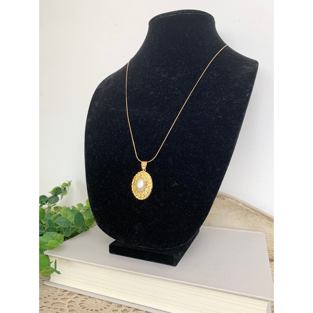 Vintage Style Faux Pearl Locket Pendant Necklace Gold Tone Oval Filigree Romantic Jewelry