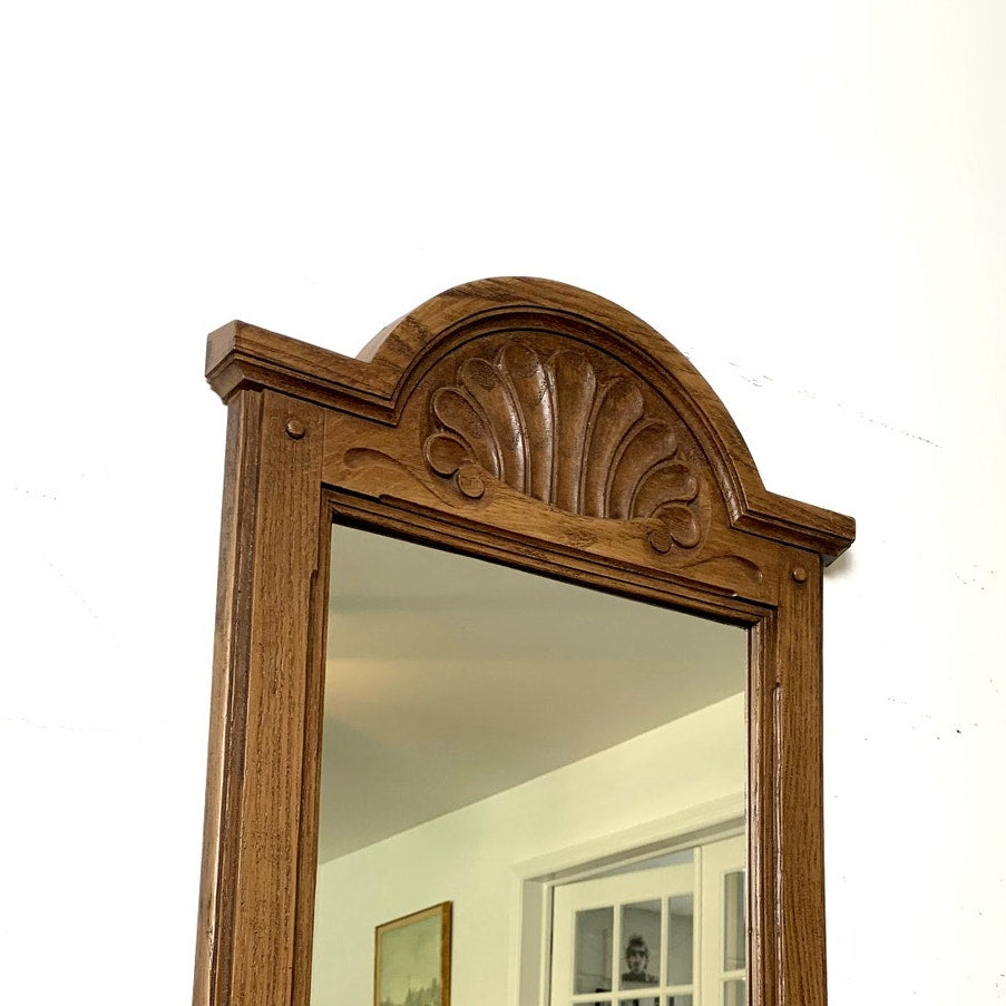 Vintage Syroco Wall Mirror with Shell Crest – 24.5” x 16.5” Coastal Boho MCM