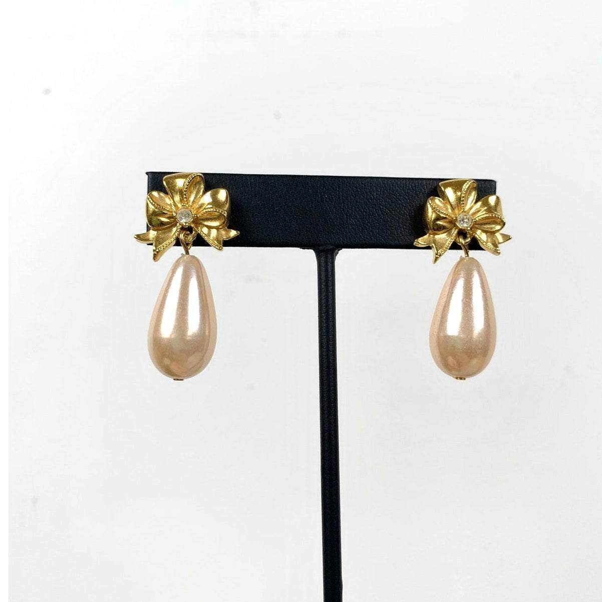 Vintage Avon Pink Gold Faux Pearl Drop Earrings Bow Rhinestone Post Back Romantic