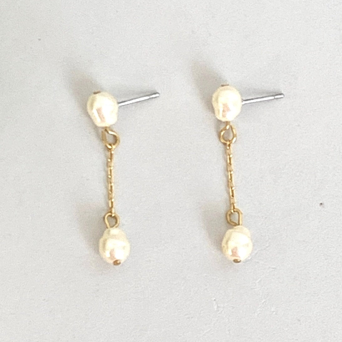 Vintage Faux Pearl Drop Earrings Gold Tone Dangle Post Back Romantic Minimalist Jewelry