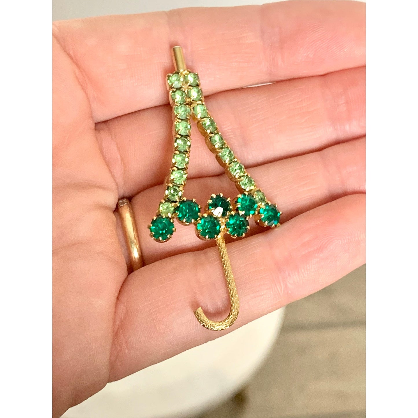 Vintage Green Rhinestone Umbrella Brooch Gold Tone Costume Jewelry Pin Sparkling Emerald Green