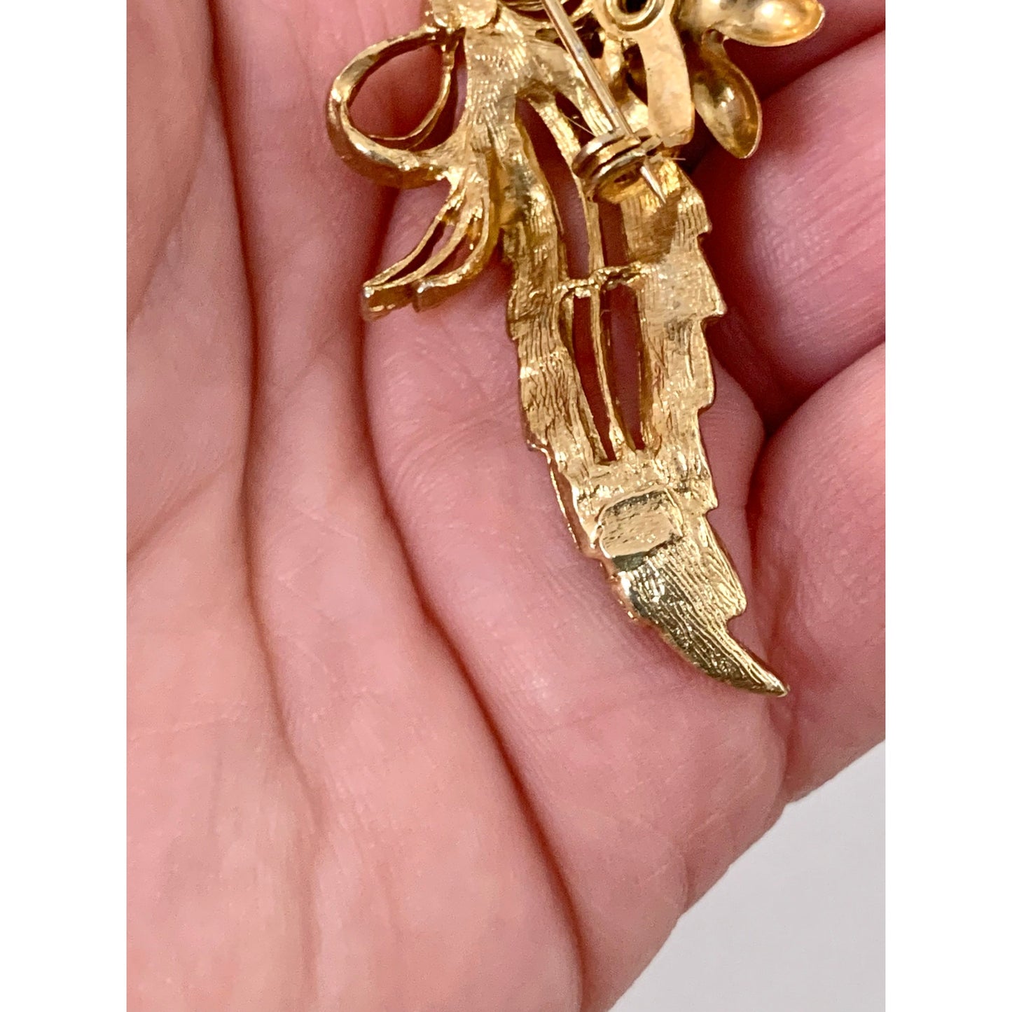 Vintage Goldtone Floral Brooch Lavender Purple Rhinestone Flower Ribbon Leaf Pin