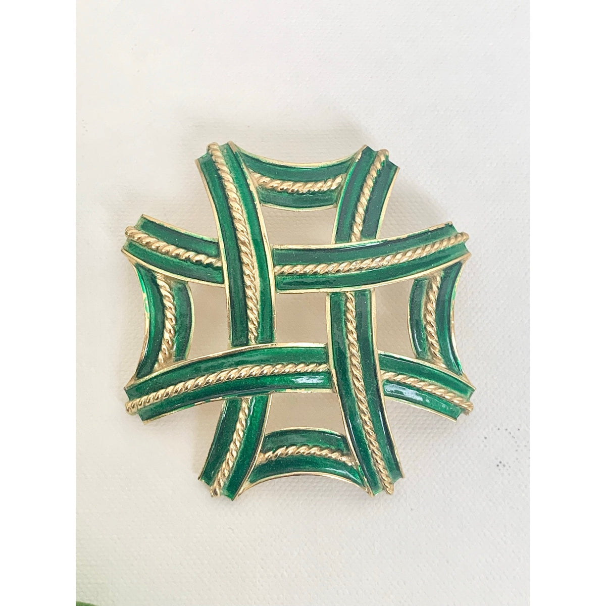 Vintage Trifari Green Enamel Brooch Goldtone Rope Twist Geometric Statement Pin