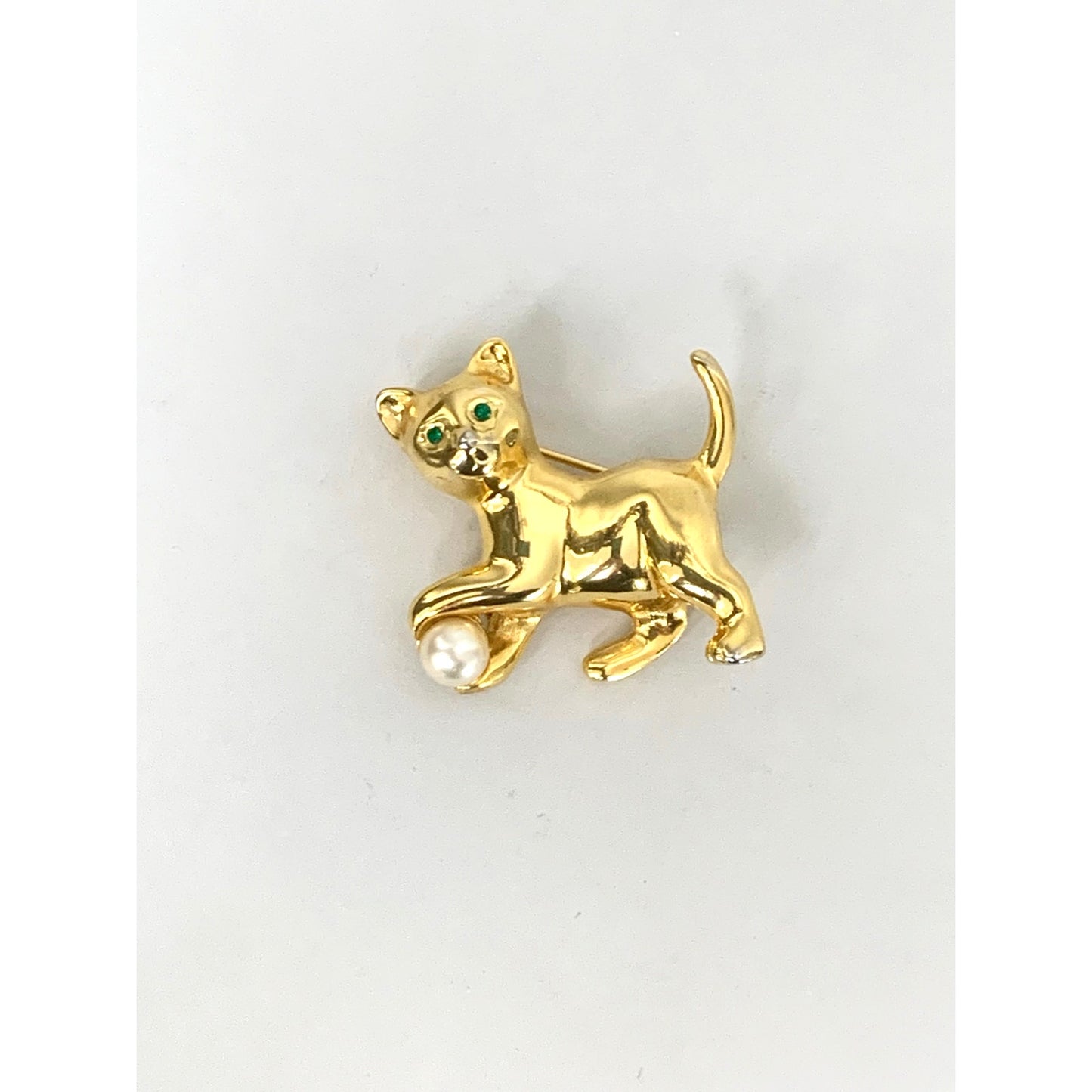 Vintage Cat Brooch Goldtone Faux Pearl Ball Green Rhinestone Eyes Kitty Pin