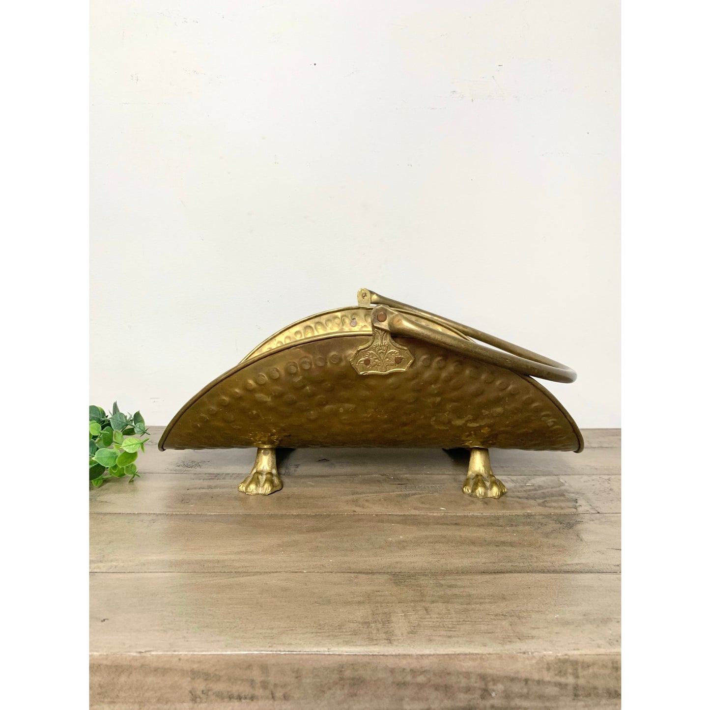 Vintage Hammered Brass Magazine Rack Log Holder with Paw Feet Hollywood Regency