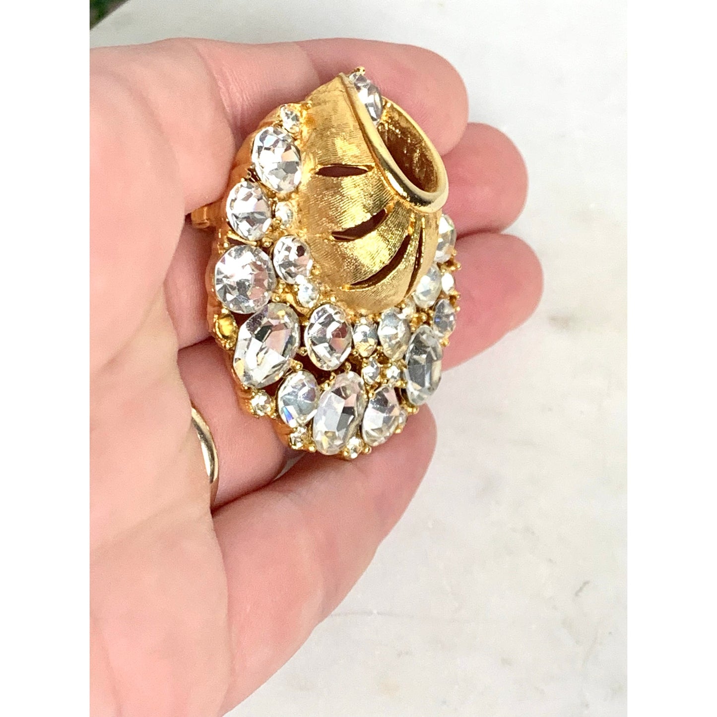 Vintage Goldtone Rhinestone Clamshell Brooch Sparkling Costume Jewelry Pin Glam