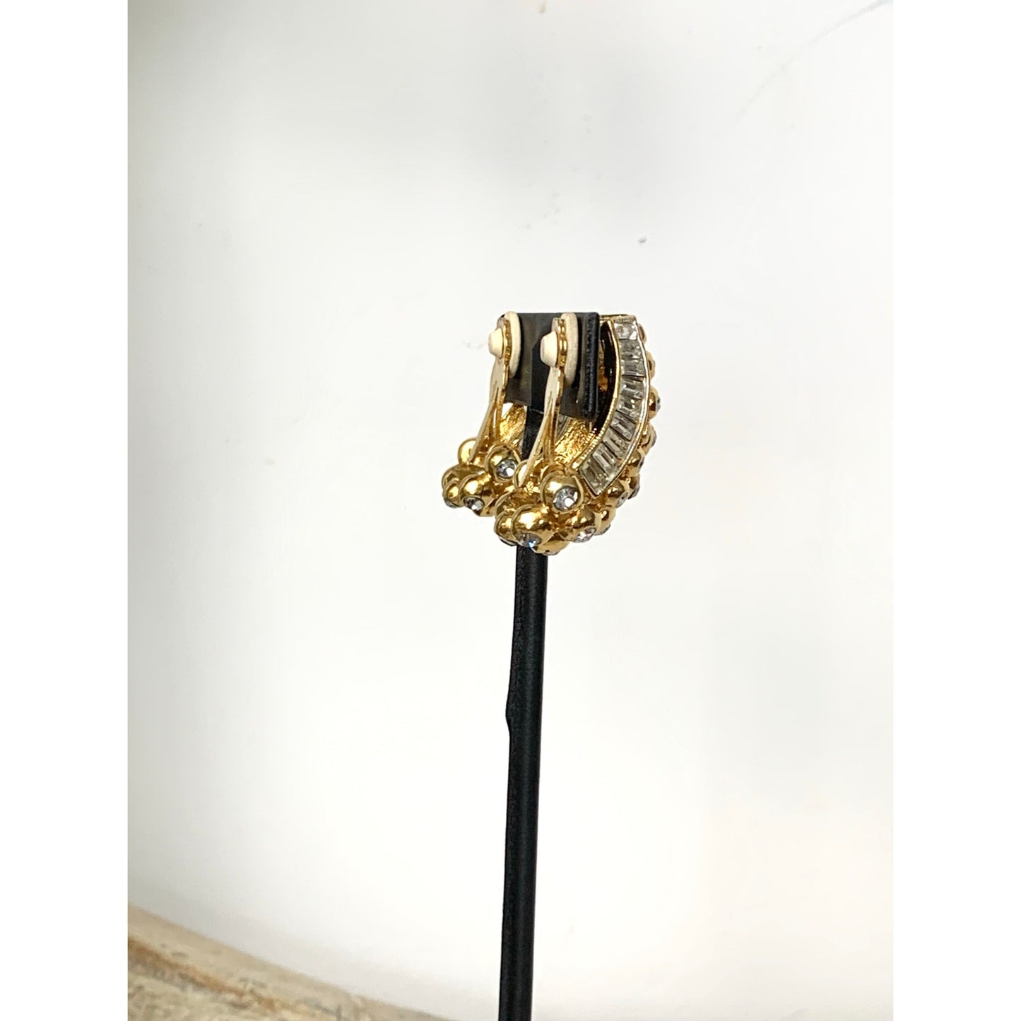 Elizabeth Taylor Avon Evening Star Clip On Earrings Vintage Rhinestone Goldtone Elegant