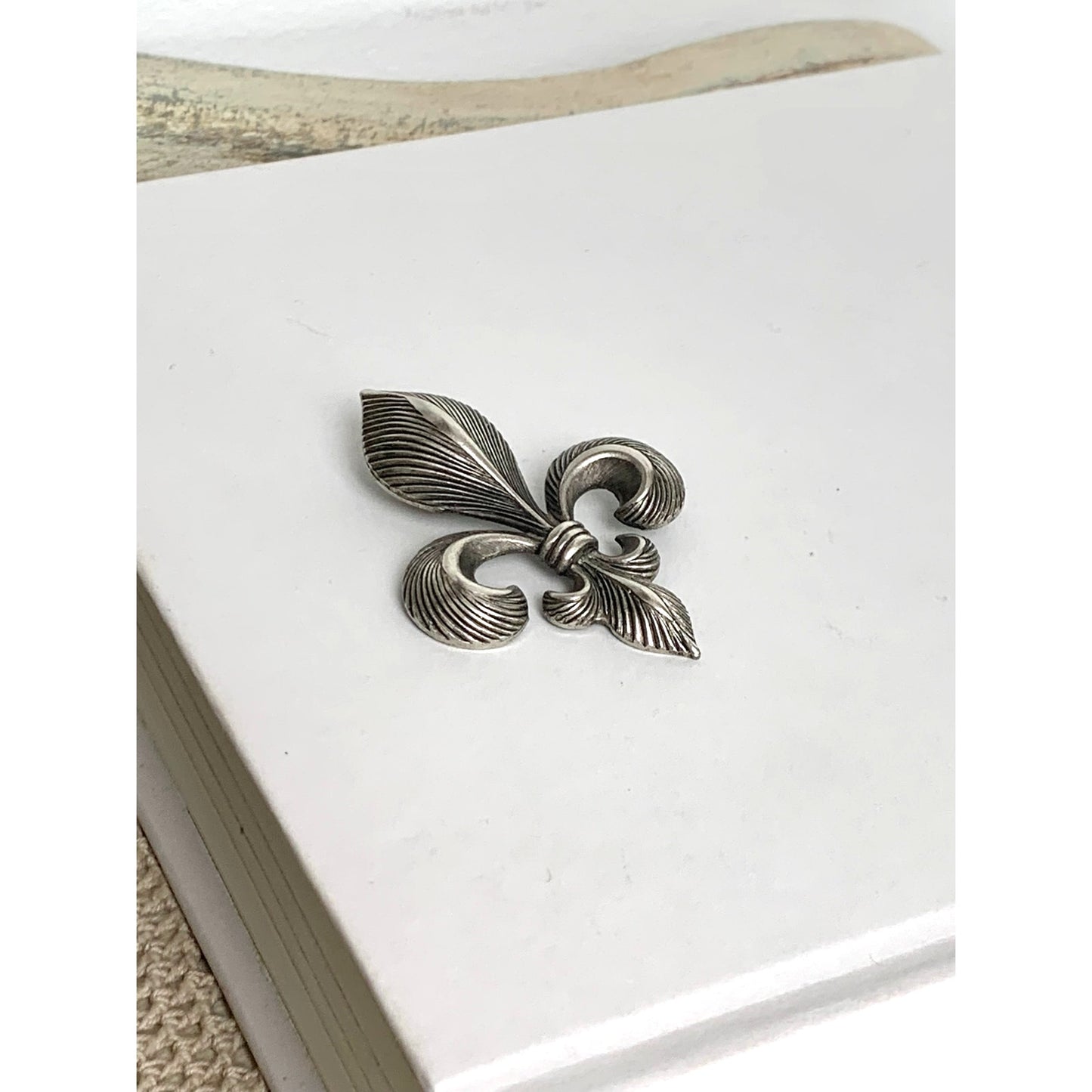 Vintage Fleur de Lis Brooch Pin Silver Tone Heraldic Textured French Style Accessory
