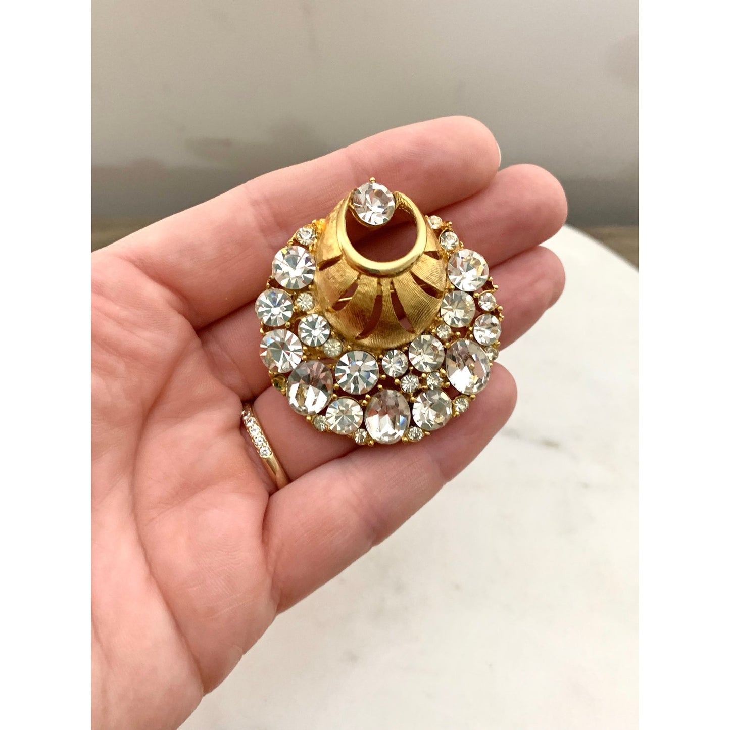 Vintage Goldtone Rhinestone Clamshell Brooch Sparkling Costume Jewelry Pin Glam