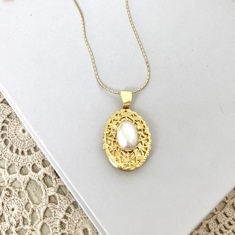 Vintage Style Faux Pearl Locket Pendant Necklace Gold Tone Oval Filigree Romantic Jewelry