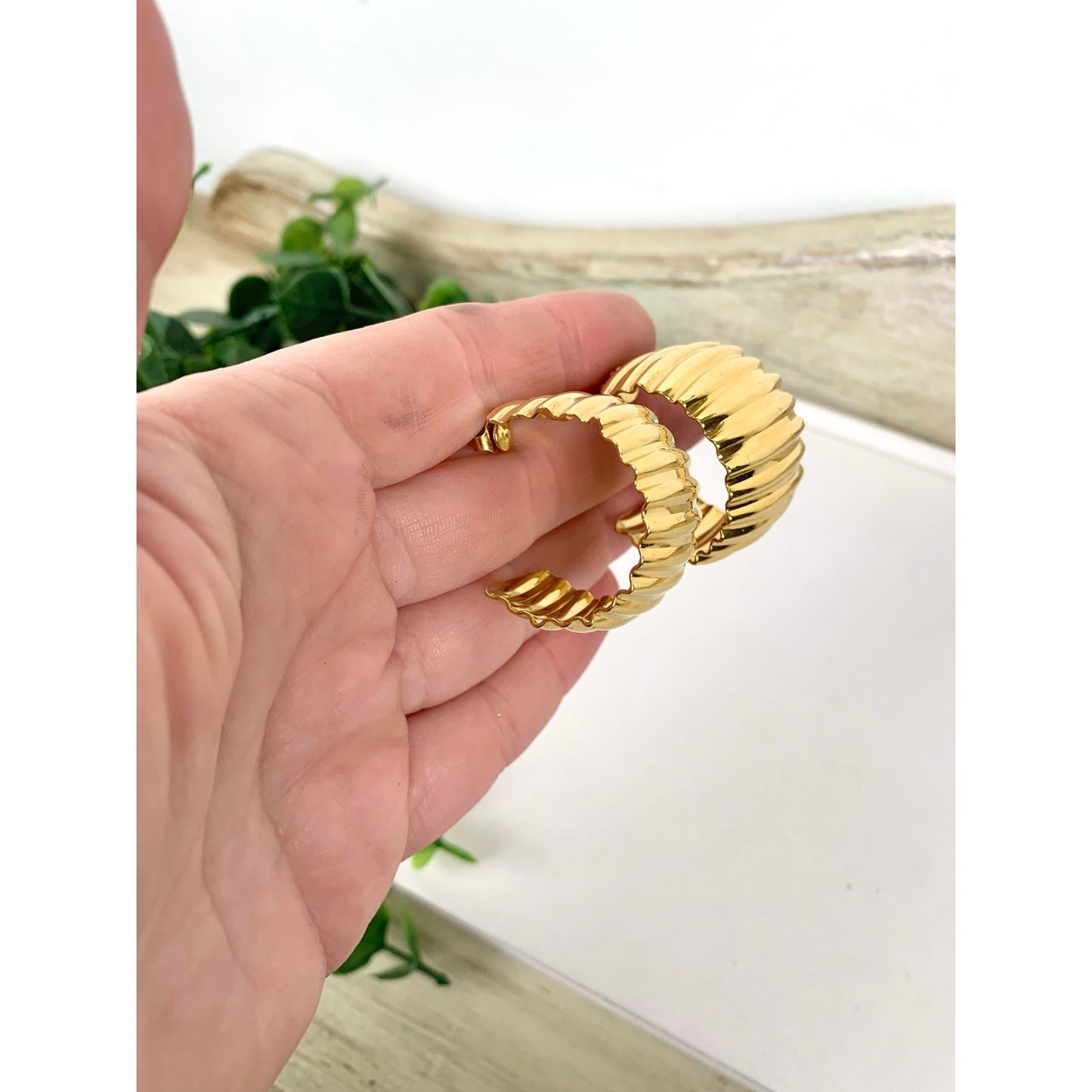 Vintage Goldtone Ribbed Hoop Earrings Chunky Statement Jewelry Bold Retro Glam