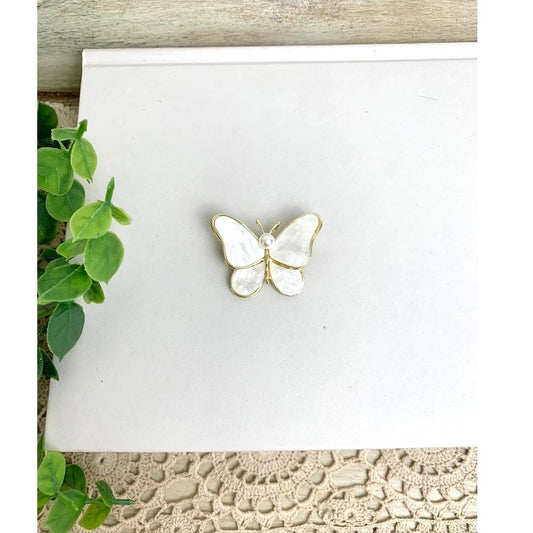 Mother of Pearl Butterfly Brooch Pendant Gold Tone Pin Pearl Romantic Cottage Jewelry