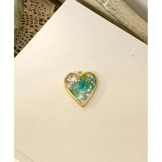 Vintage Pressed Flower Heart Pendant Goldtone Resin Botanical Charm Cottagecore Jewelry