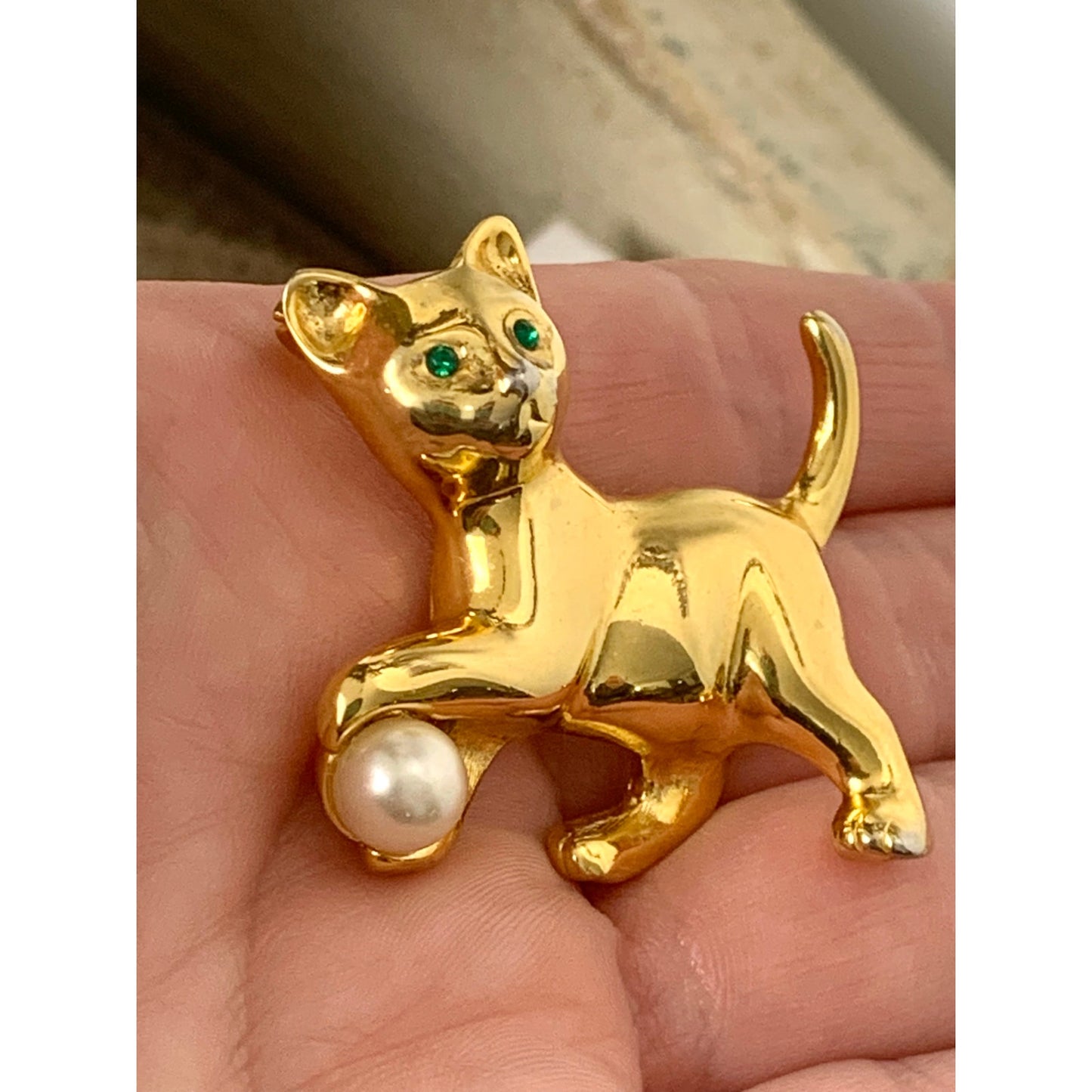 Vintage Cat Brooch Goldtone Faux Pearl Ball Green Rhinestone Eyes Kitty Pin
