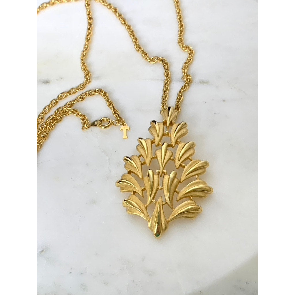 Vintage Trifari Signed Goldtone Leaf Tree Pendant Necklace Retro Fall Statement