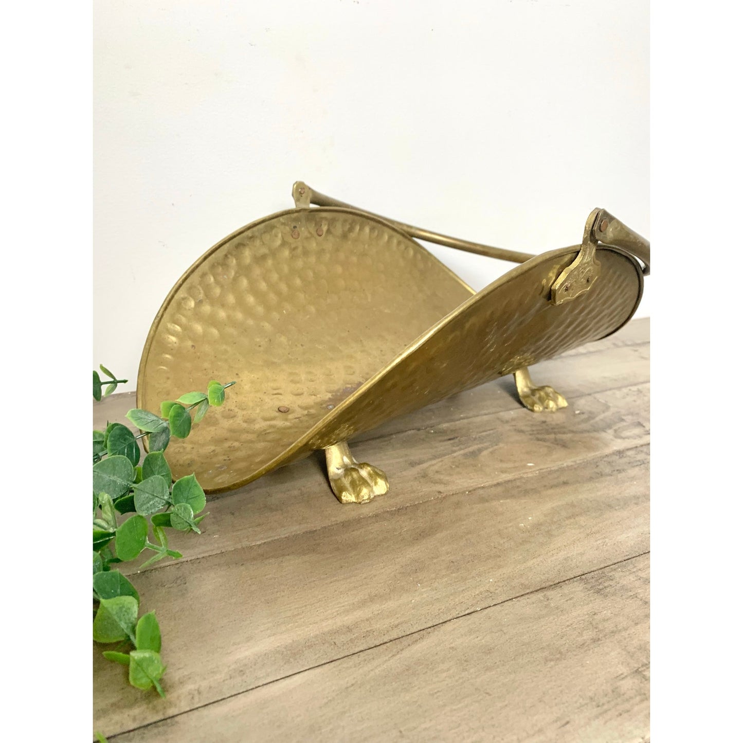 Vintage Hammered Brass Magazine Rack Log Holder with Paw Feet Hollywood Regency