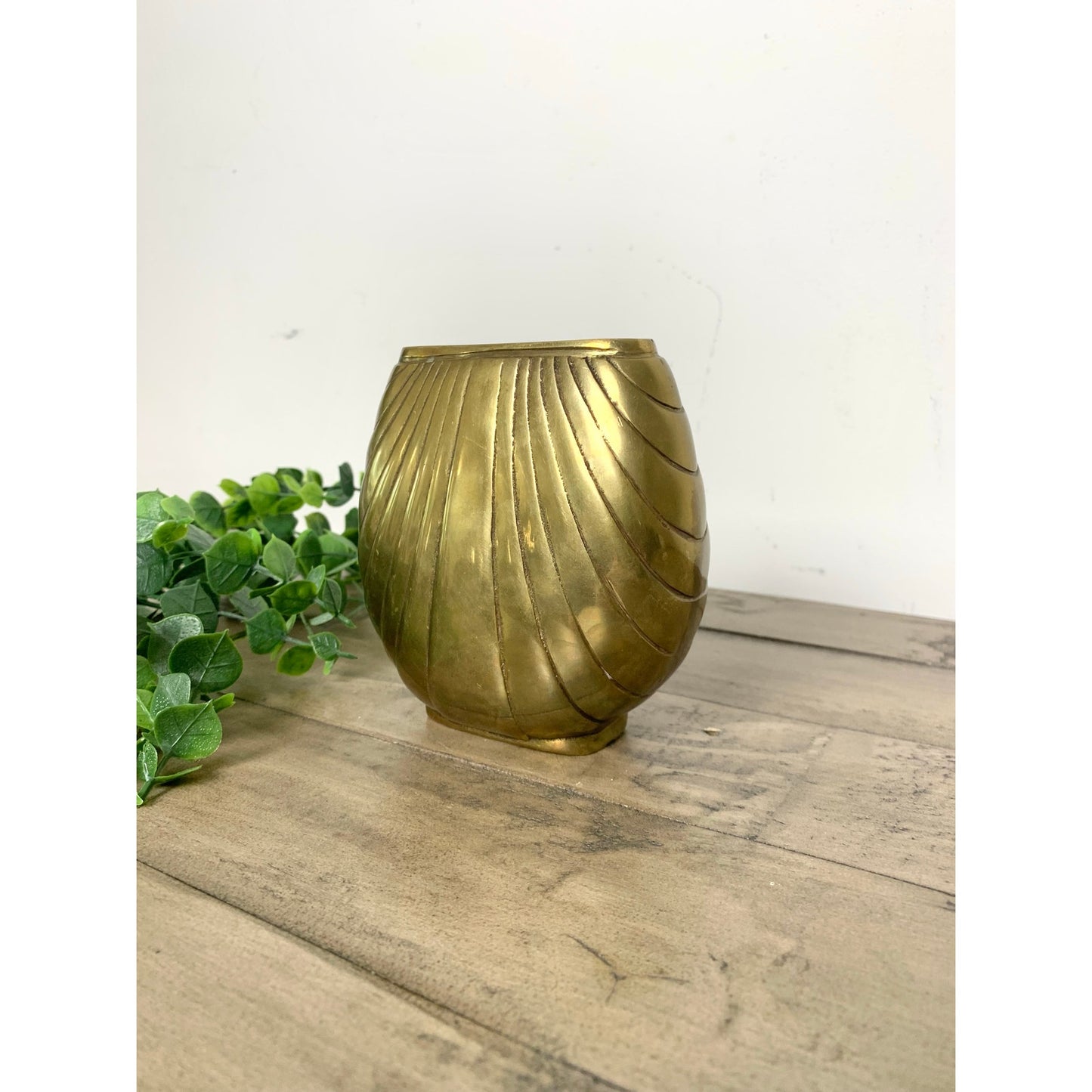 Vintage 1980 Dolbi Cashier Brass Shell Vase Art Deco Coastal Nautical Old Money