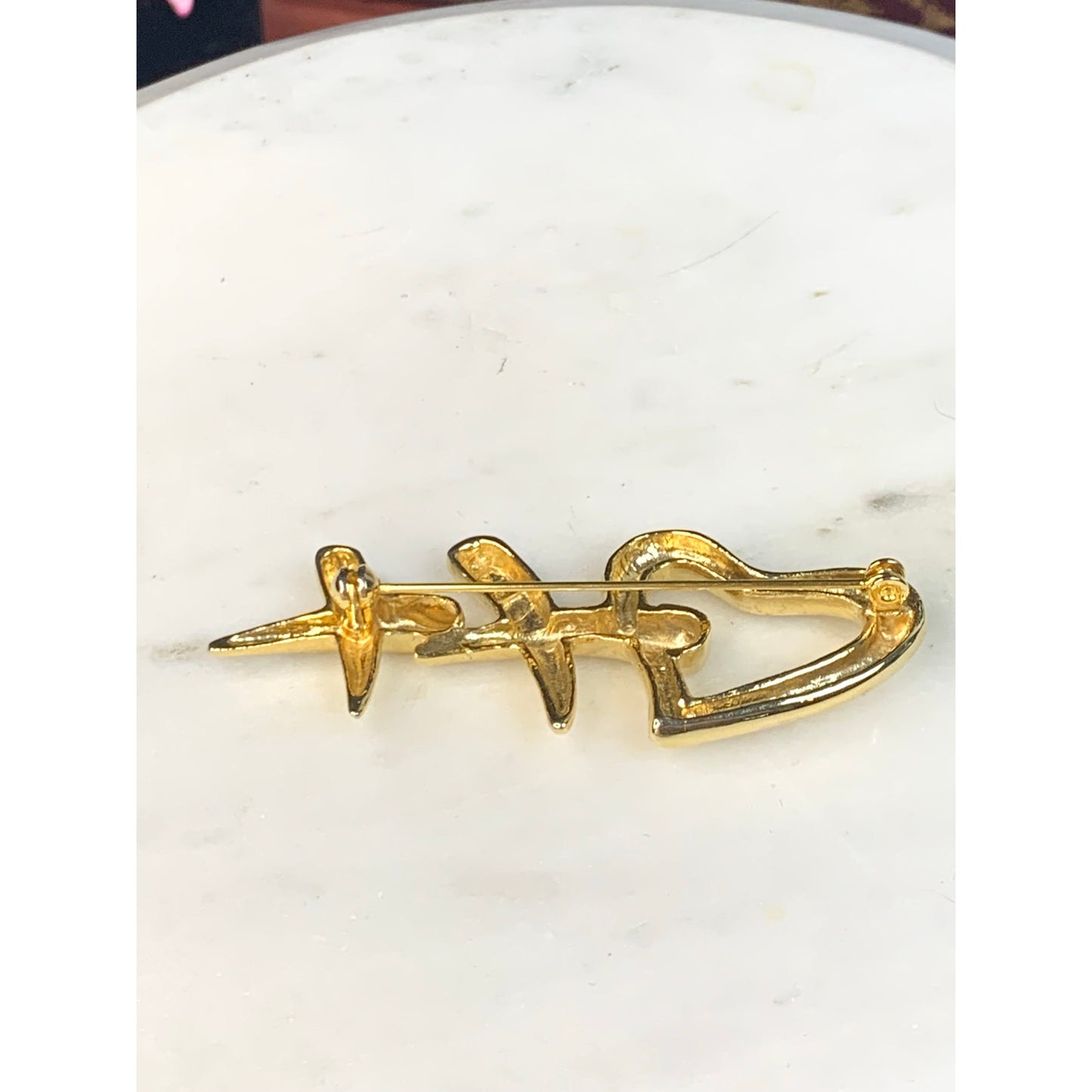 Vintage Goldtone Heart XX Brooch Love Kiss Hug Symbol Romantic Pin