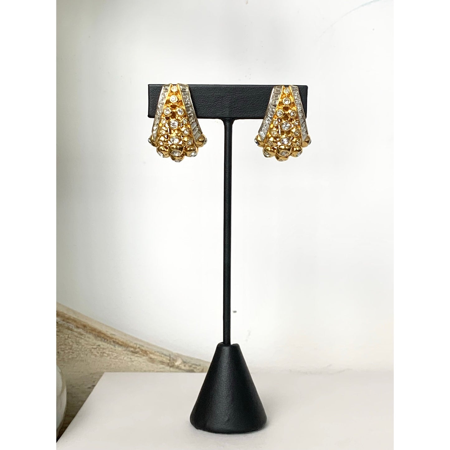 Elizabeth Taylor Avon Evening Star Clip On Earrings Vintage Rhinestone Goldtone Elegant