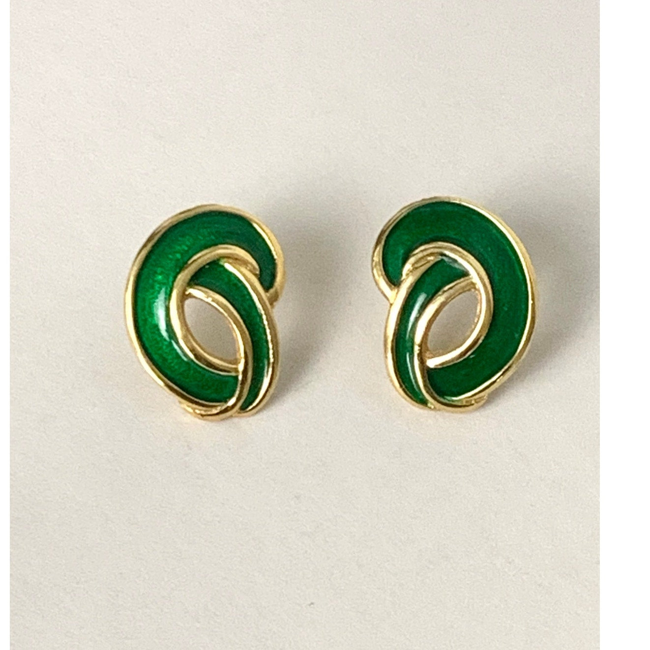 Vintage Green Enamel Goldtone Post Back Earrings Classic Jewelry Retro Glam
