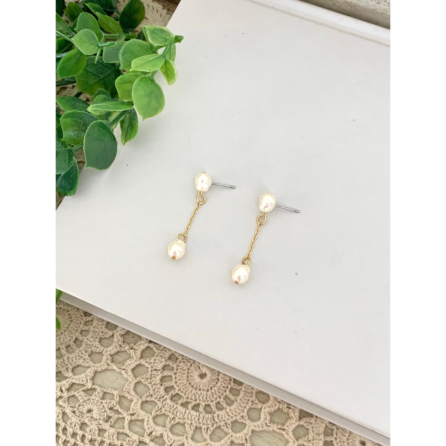 Vintage Faux Pearl Drop Earrings Gold Tone Dangle Post Back Romantic Minimalist Jewelry