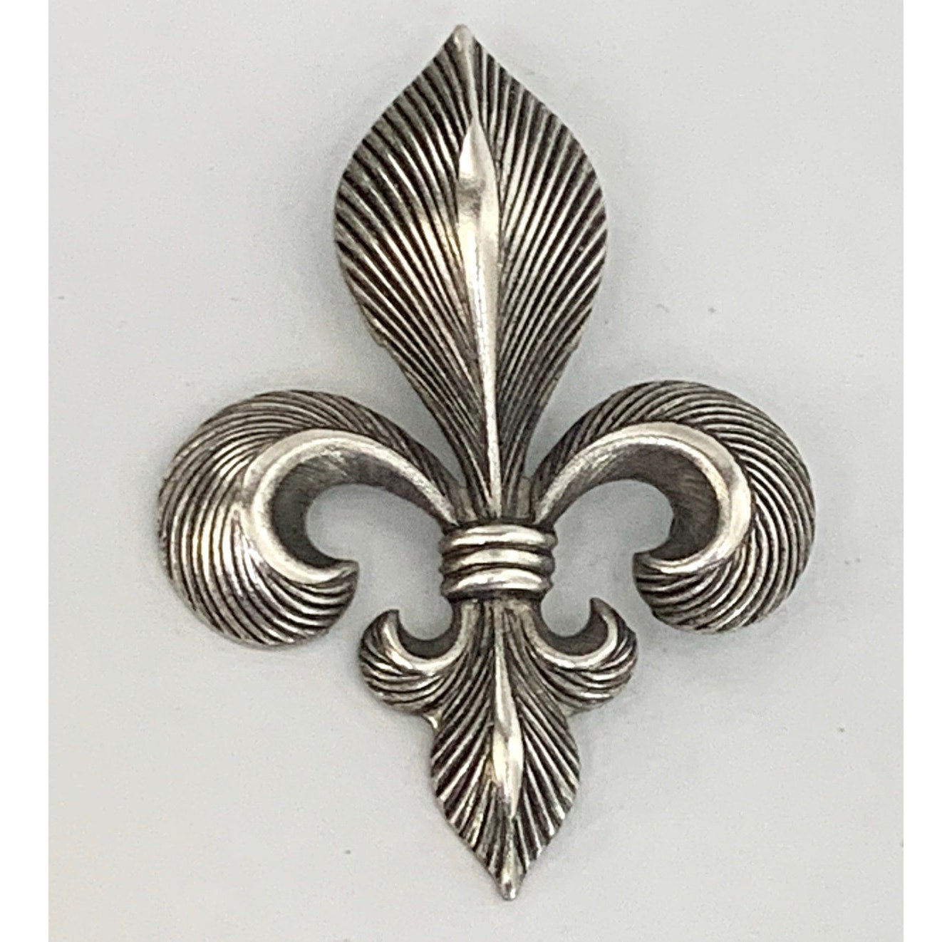 Vintage Fleur de Lis Brooch Pin Silver Tone Heraldic Textured French Style Accessory